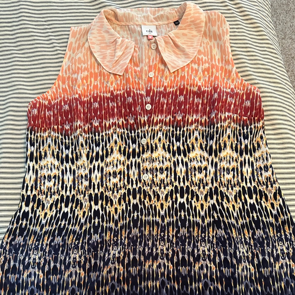 Cabi - #3078 Love Blouse Heart of CAbi Blouse size MEDIUM Has been worn.